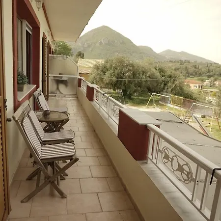 J&B Countryside Life Apartment Agios Matthaios  Exterior photo